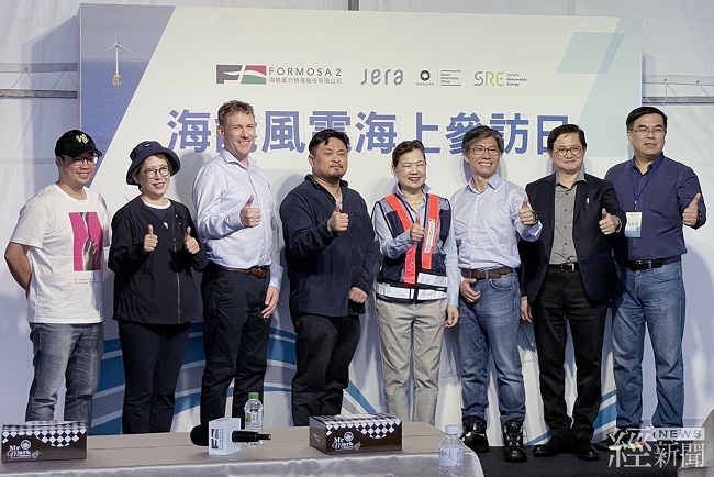 經長率團參訪台灣最大規模風場 見證離岸風電推動成果