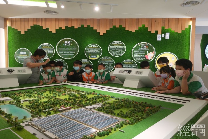 台糖東海豐園區獲得環境教育認證場所，以深入淺出的方式讓民眾瞭解養豬業也可以很環保。